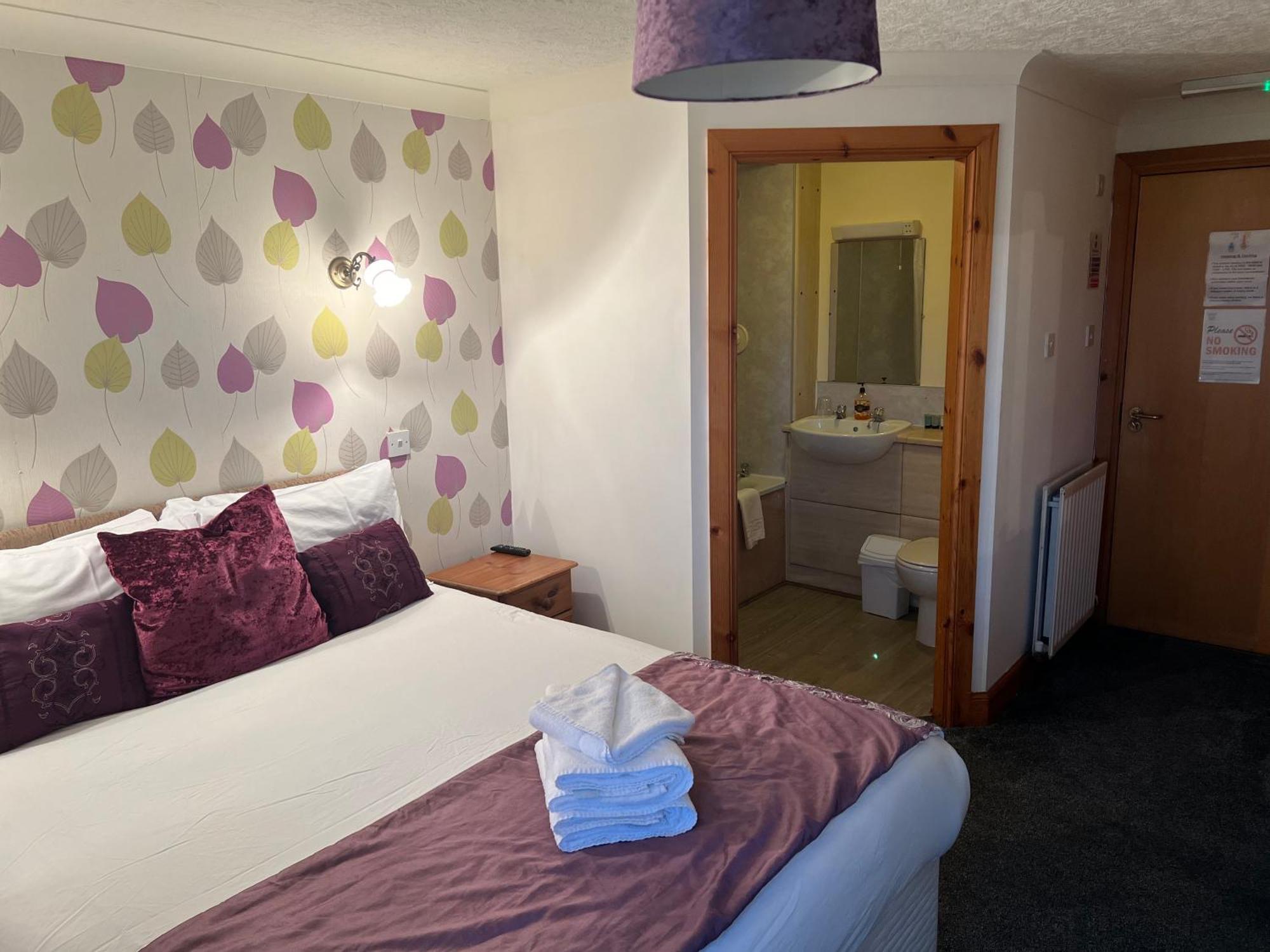 Hazeldene Hotel Gretna Buitenkant foto