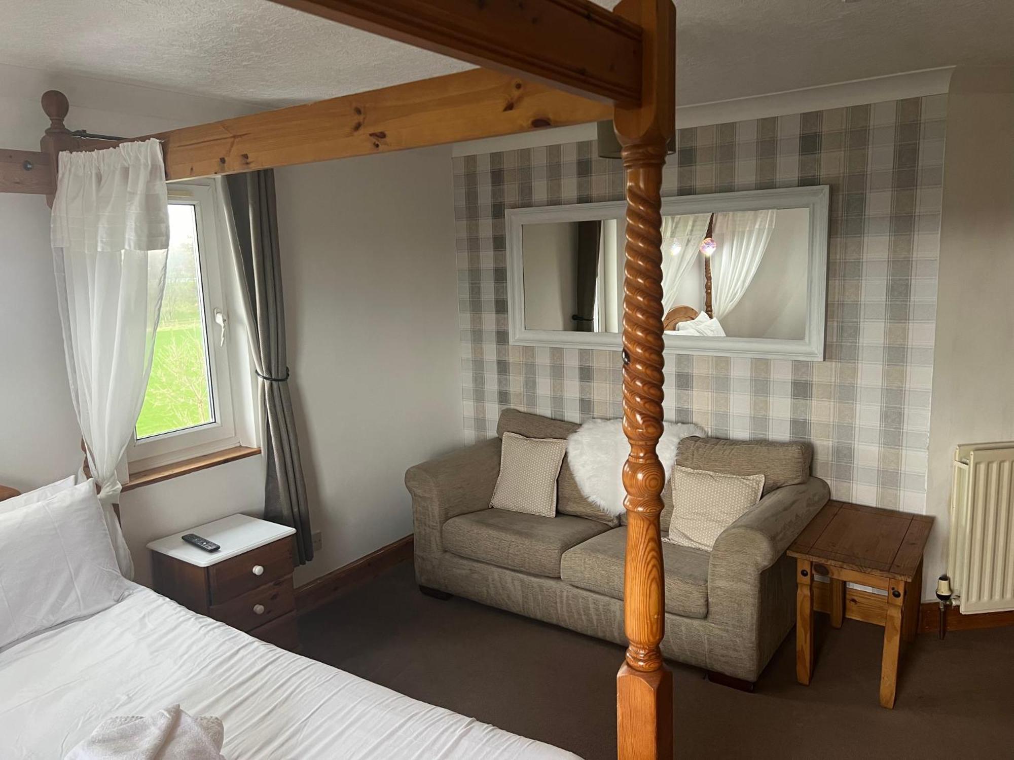 Hazeldene Hotel Gretna Buitenkant foto